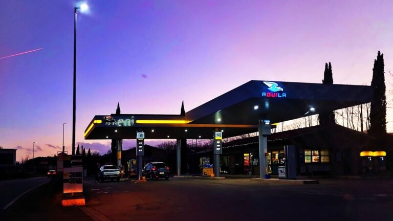 Petrol Pump Jobs in Italy – High Salary – Apply for Latest Vacancies