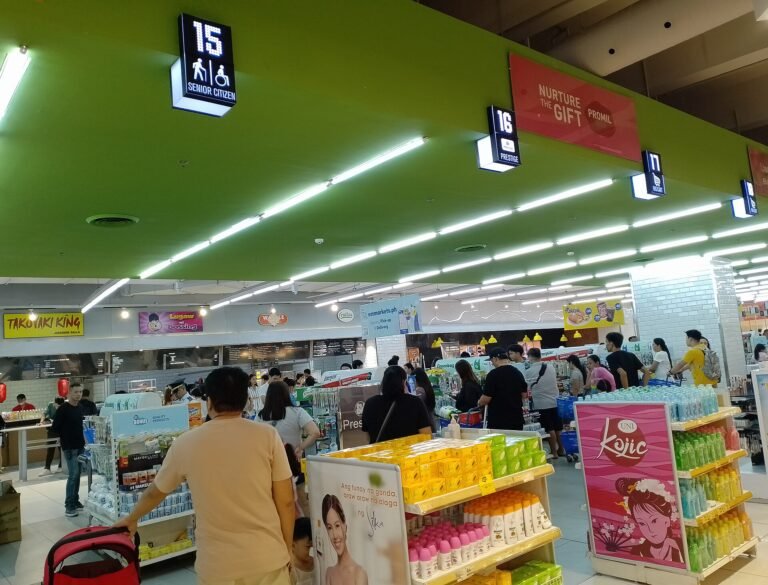 Cashier Jobs in UAE – Salary, Benefits & Eligibility Guide